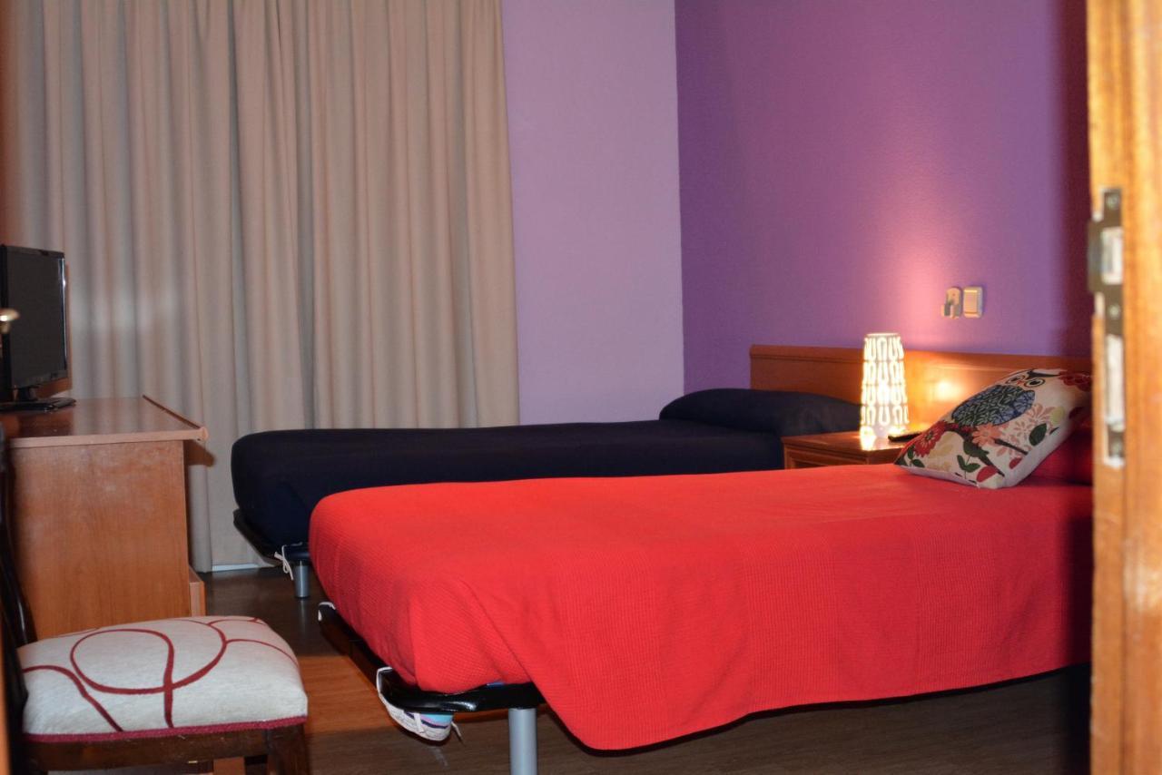 Hostal Gastrobar Carmelo Villarejo de Salvanes ภายนอก รูปภาพ