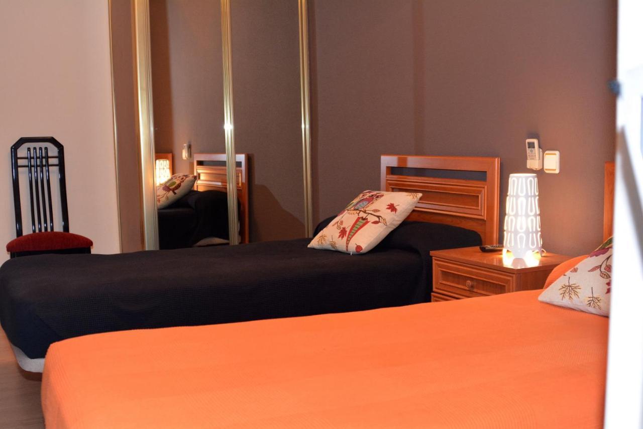 Hostal Gastrobar Carmelo Villarejo de Salvanes ภายนอก รูปภาพ
